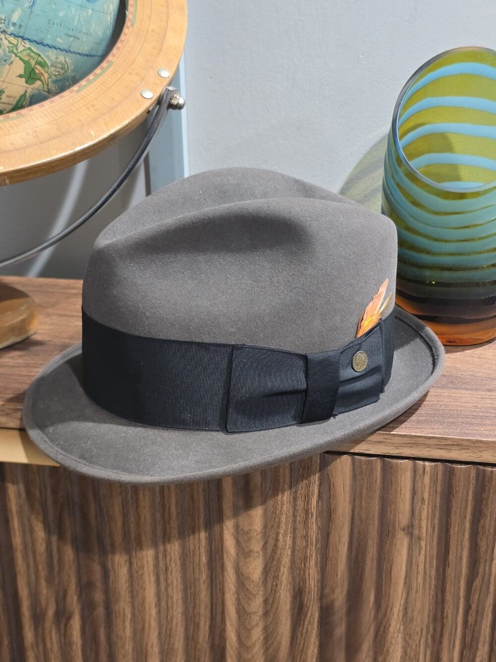 Vintage Champ Gray color Felt Kasmir Men's Fedora Hat Feather 7 1/4 Long Oval